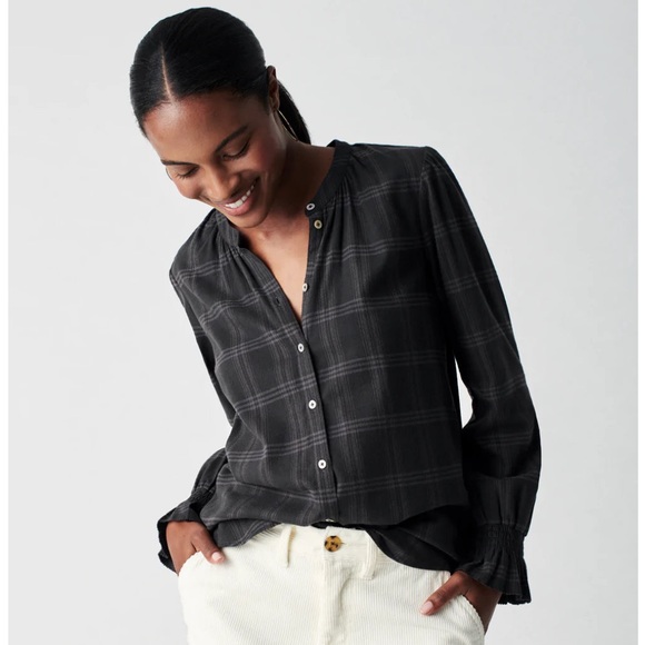 Faherty Tops - NWT Faherty Harper Top in Aspen Black Size M